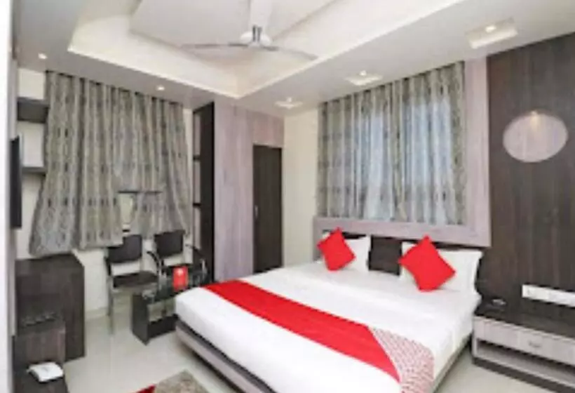 ホテル Anand International Bihar