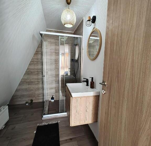 Hotel Anasta Guesthouse