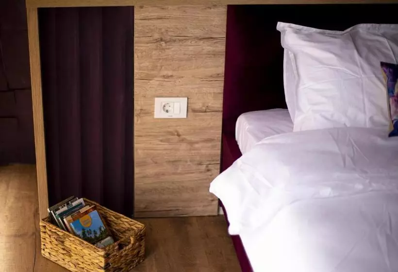 ホテル Anasta Guesthouse