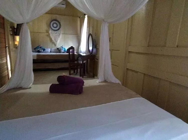 Hotelli Ashvattha Villa Canggu