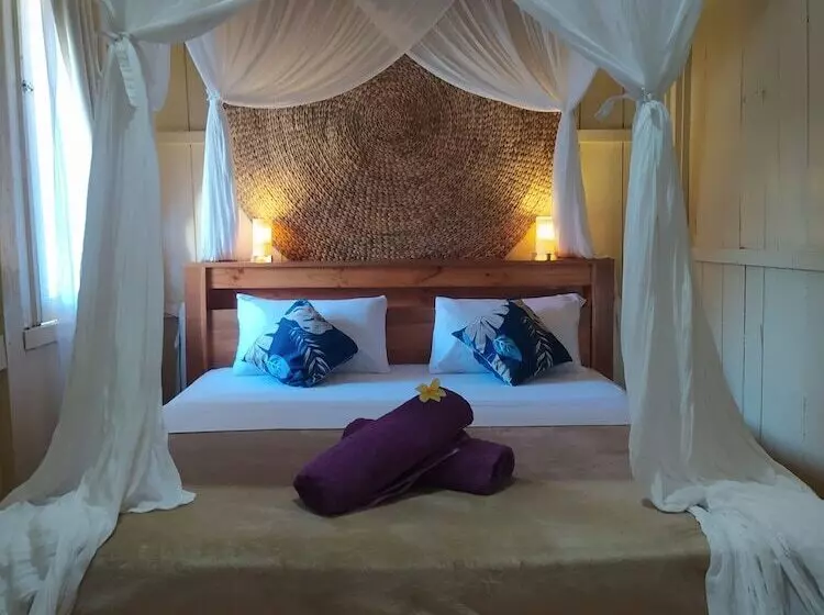 Hotelli Ashvattha Villa Canggu