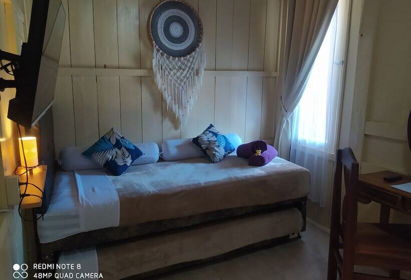 酒店 Ashvattha Villa Canggu