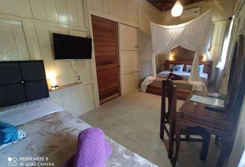 Hotelli Ashvattha Villa Canggu