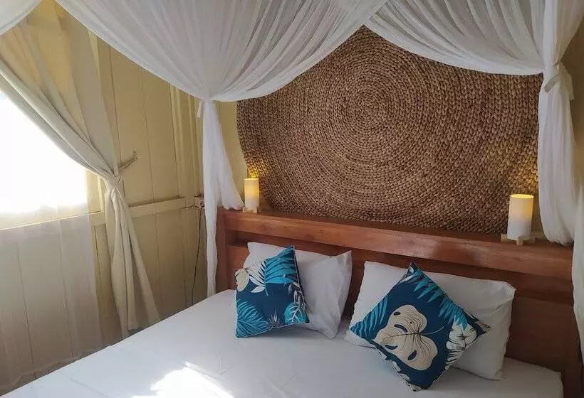 Hotelli Ashvattha Villa Canggu