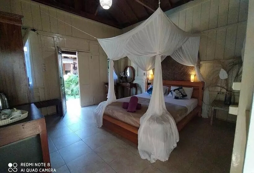 Hotelli Ashvattha Villa Canggu