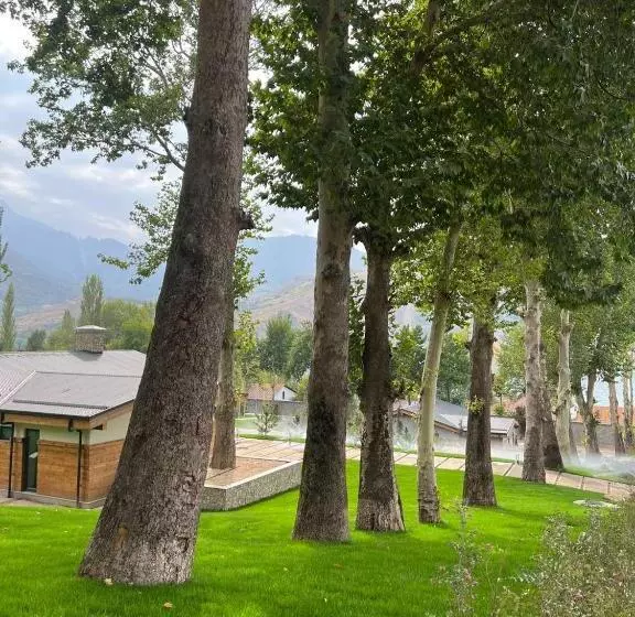 Hotelli Burchmulla Resorts