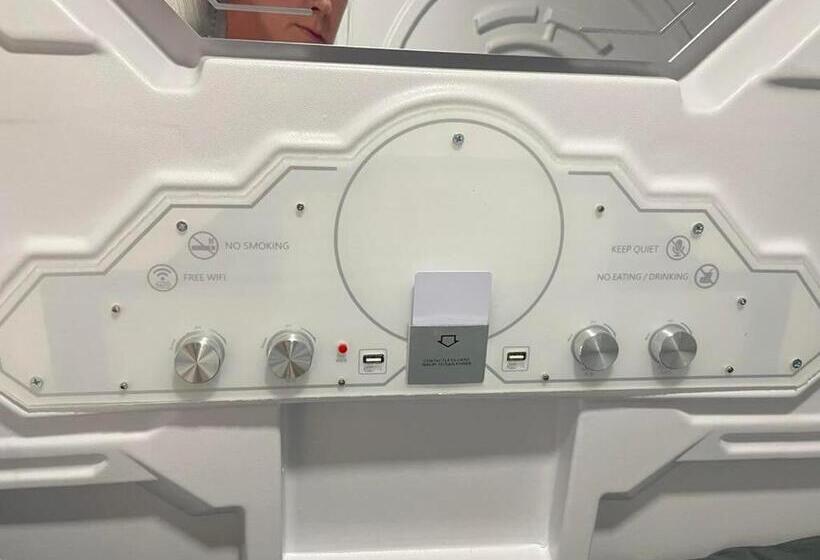 فندق Galactic Star Wars Getaway Sleep Pods For Eight