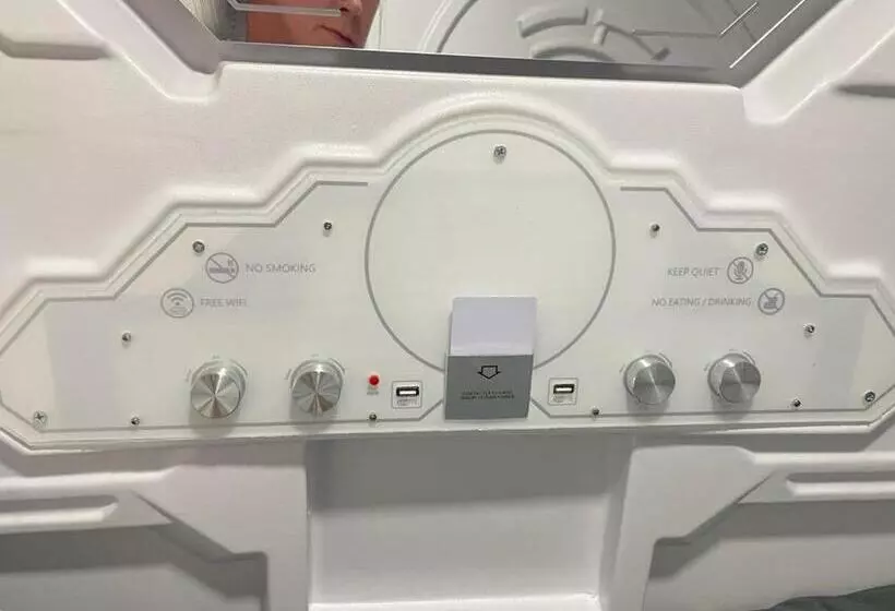 Hotelli Galactic Star Wars Getaway Sleep Pods For Eight