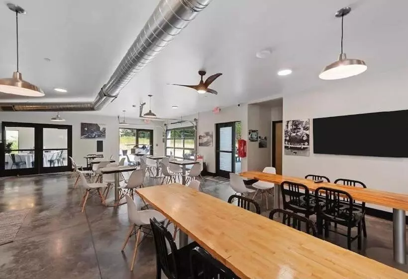 Hotelli Galactic Star Wars Getaway Sleep Pods For Eight