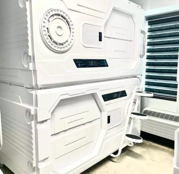 Hotelli Galactic Star Wars Getaway Sleep Pods For Eight