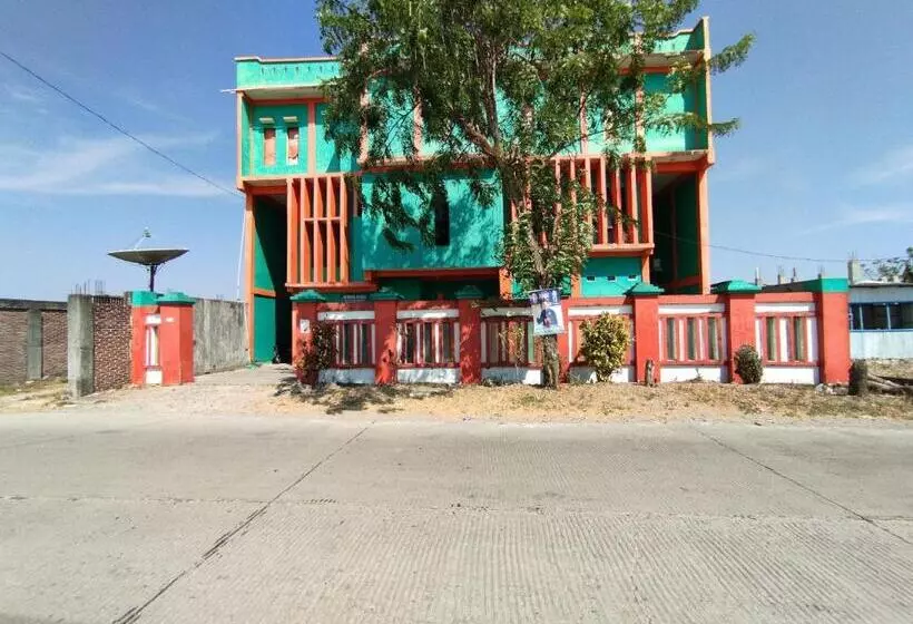 Hotelli Oyo 93304 Wisma La Oda Syariah