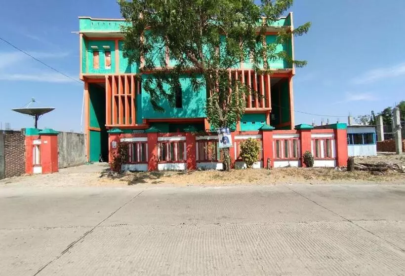 Hotelli Oyo 93304 Wisma La Oda Syariah