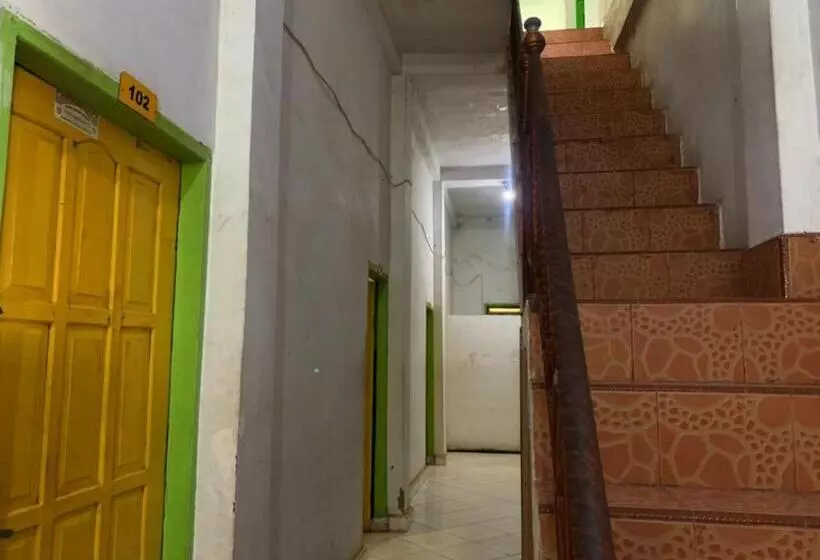 Hotelli Oyo 93304 Wisma La Oda Syariah