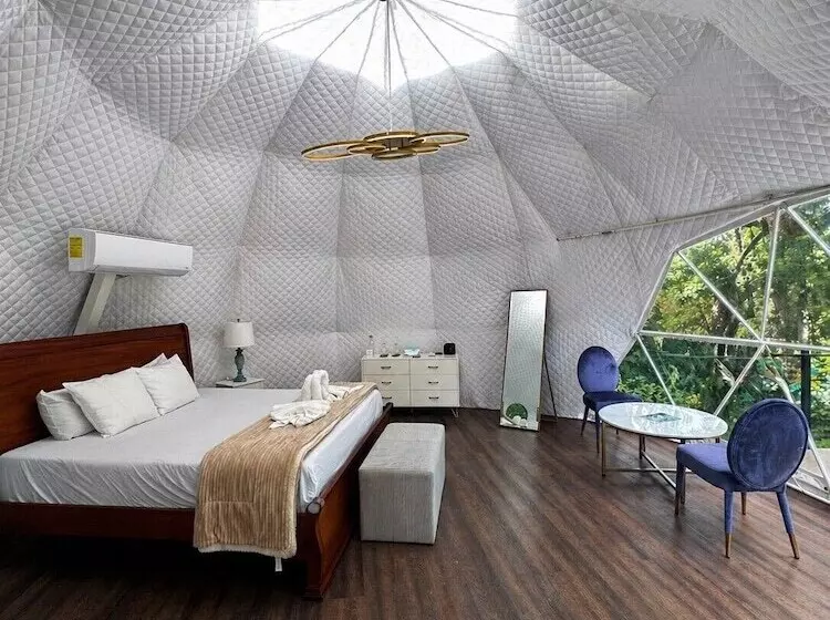 Hotelli Palo Alto Glamping