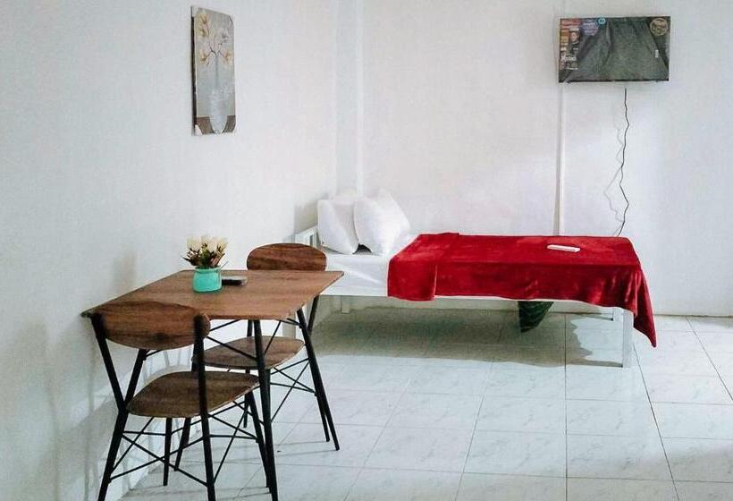 Hotel Reddoorz At Rio Bella Lacson St Bacolod