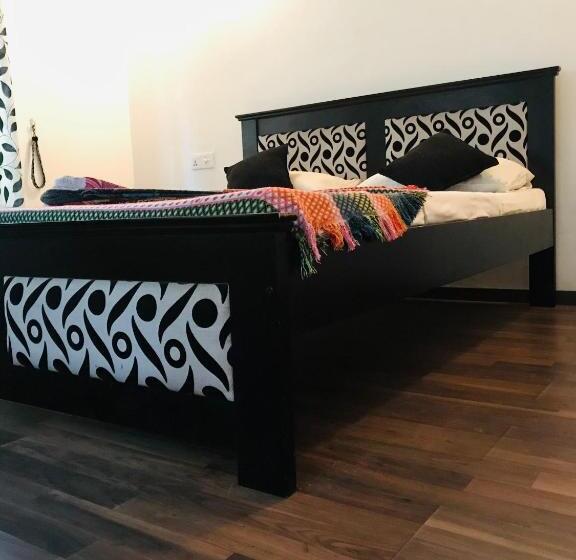 Hotelli Rp Rohamton Bungalow And Coffee Bar