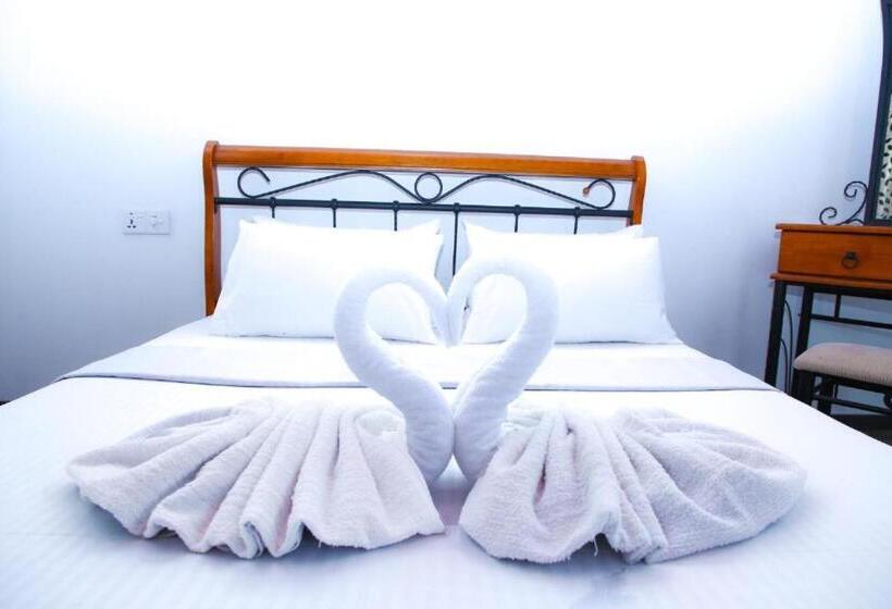 Hotelli Rp Rohamton Bungalow And Coffee Bar