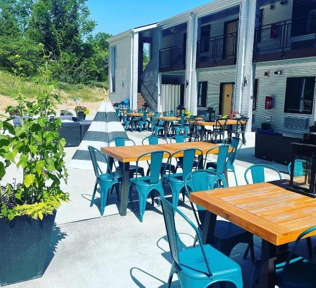 فندق Yacht Two Staycation Suite Near Hidden Valley Ski