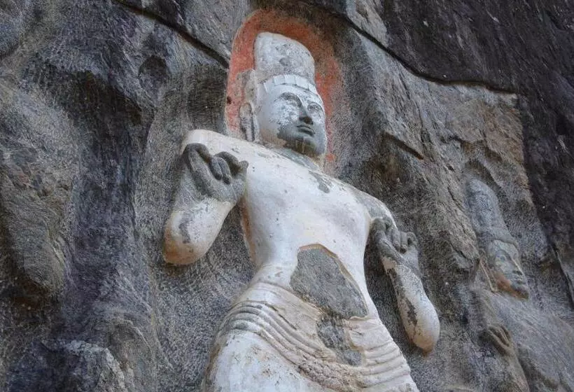 پانسیون Grand Okka