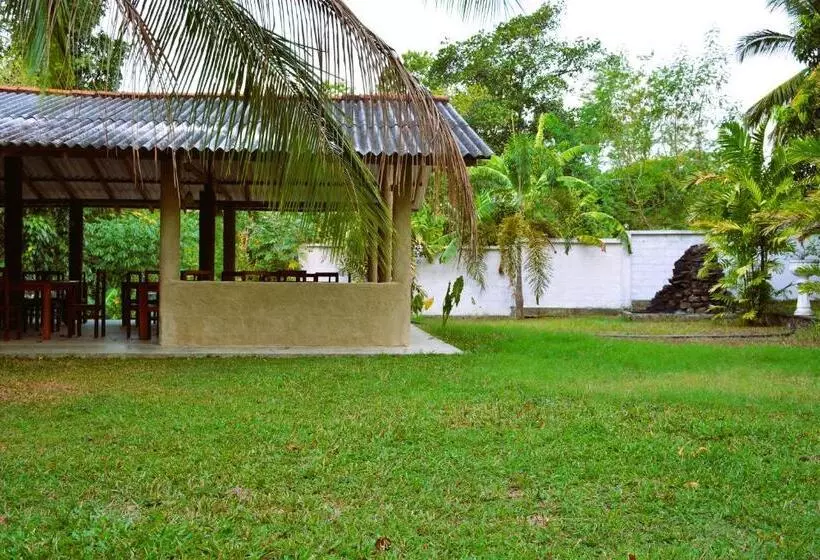 پانسیون Grand Okka