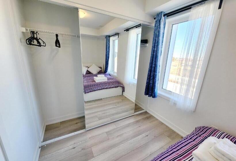 Panzió Toronto Downtown Midtown North York Newly Built Modern Bright Room