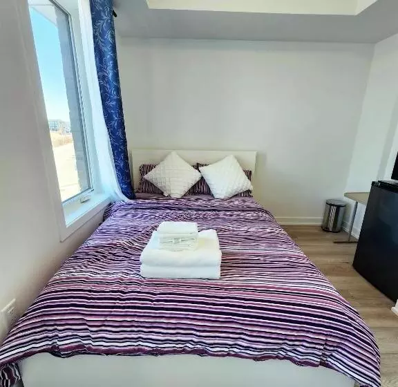 Majatalo Toronto Downtown Midtown North York Newly Built Modern Bright Room