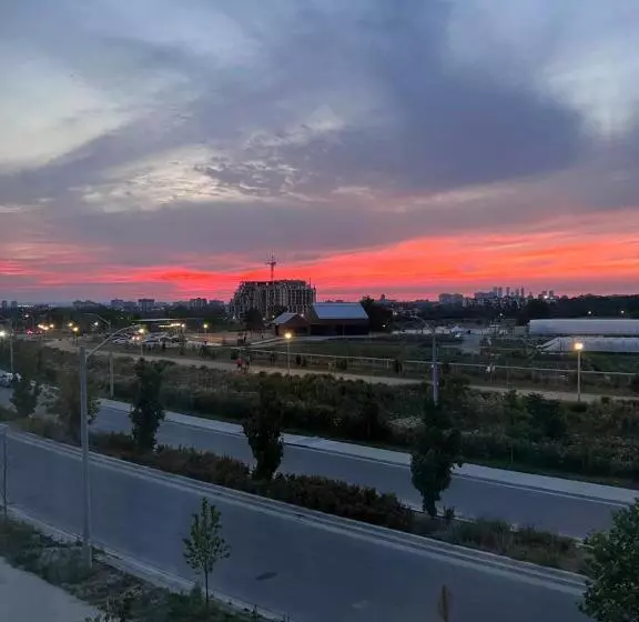 Majatalo Toronto Downtown Midtown North York Newly Built Modern Bright Room