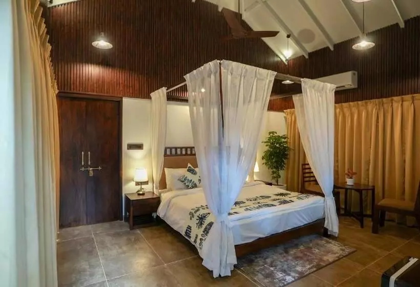 リゾートホテル Swimup   Suites With Private Pool , Vagator