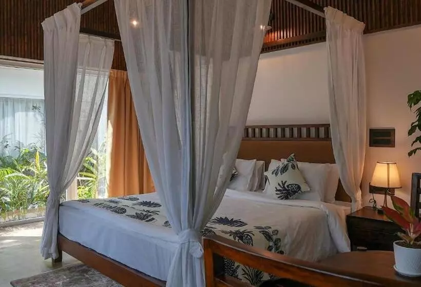 リゾートホテル Swimup   Suites With Private Pool , Vagator
