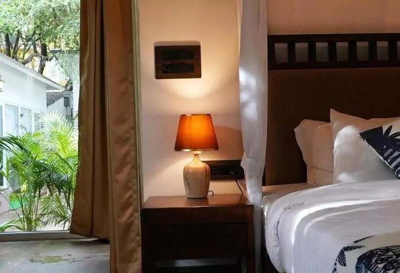 リゾートホテル Swimup   Suites With Private Pool , Vagator