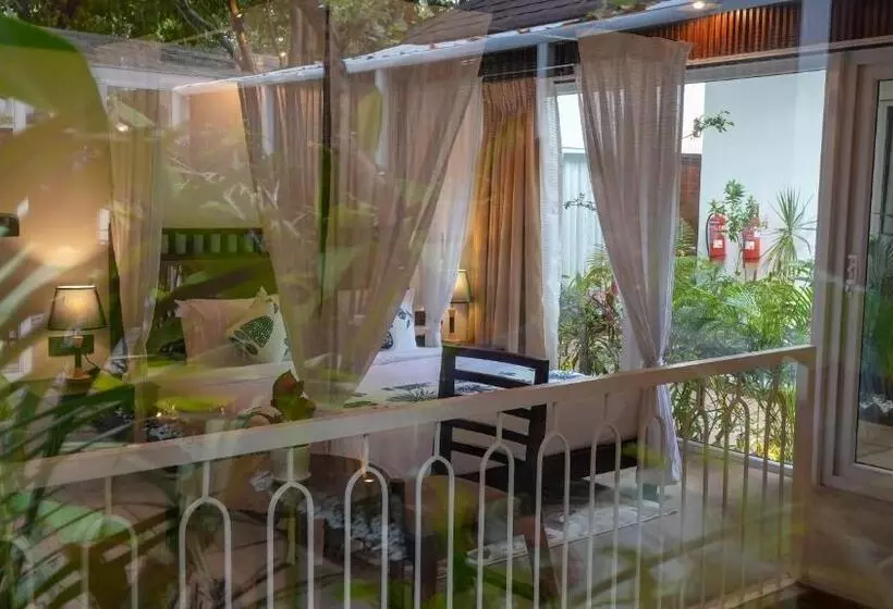 リゾートホテル Swimup   Suites With Private Pool , Vagator