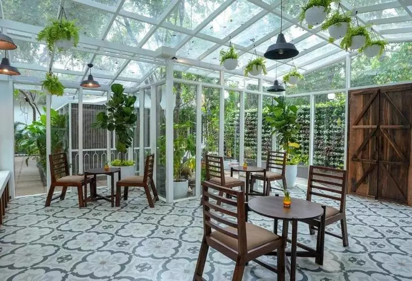 リゾートホテル Swimup   Suites With Private Pool , Vagator