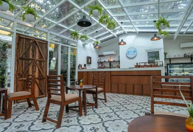 リゾートホテル Swimup   Suites With Private Pool , Vagator