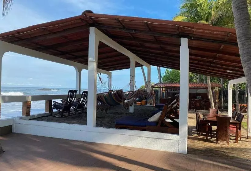 Solid Surf Camp Hostel Nicaragua