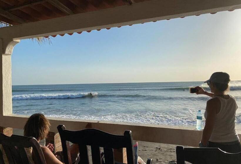 Solid Surf Camp Hostel Nicaragua
