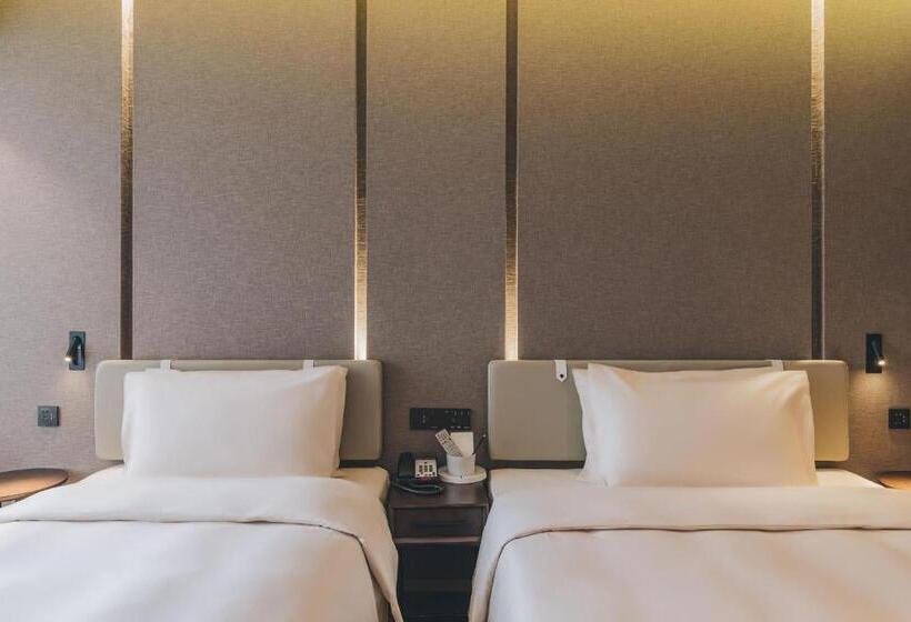 Atour Hotel Lanzhou Dongfanghong Plaza