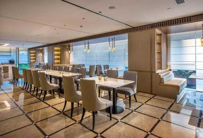 Atour X Hotel Dongguan Chang An Wanda