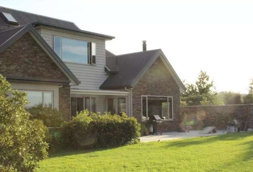 Aamiaismajoitus (B&B) Hadlow Sunrise Retreat