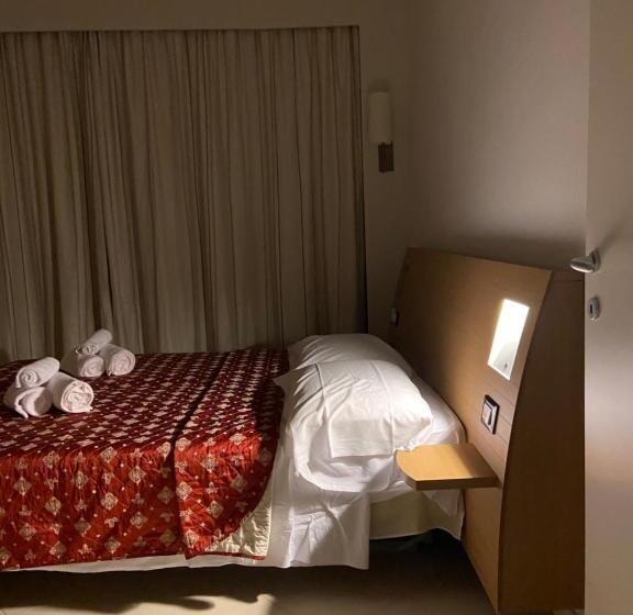 تختخواب و صبحانه Home & B