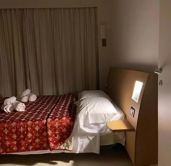 تختخواب و صبحانه Home & B