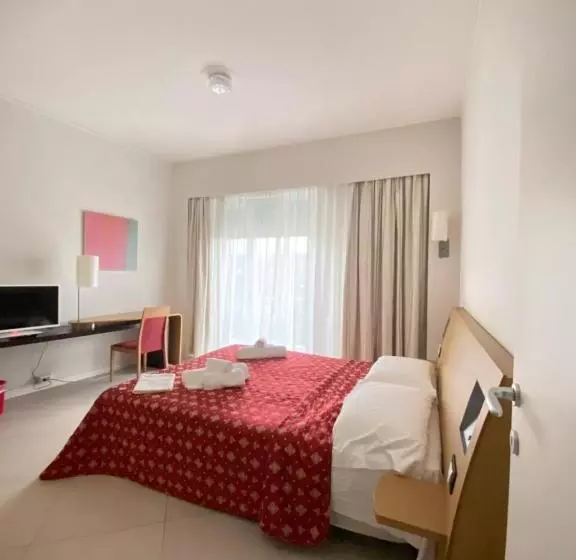 تختخواب و صبحانه Home & B