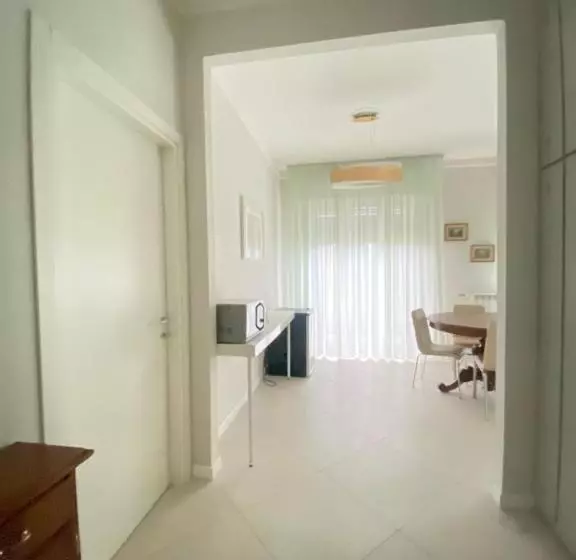 تختخواب و صبحانه Home & B