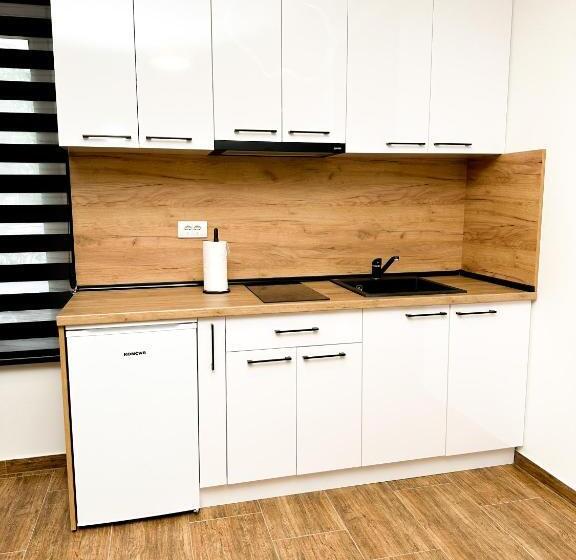 تختخواب و صبحانه Kiko Apartmani Lux