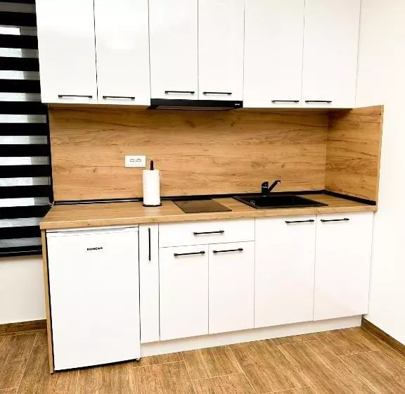 تختخواب و صبحانه Kiko Apartmani Lux
