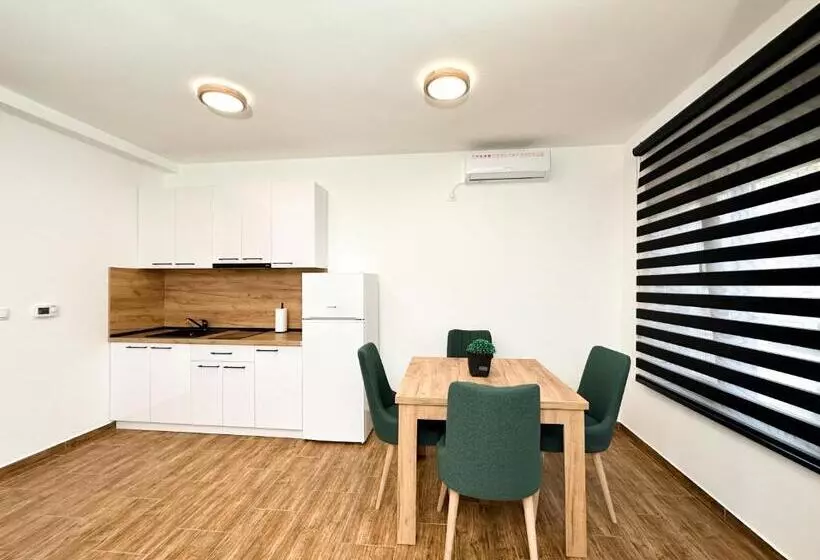 تختخواب و صبحانه Kiko Apartmani Lux