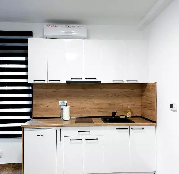 تختخواب و صبحانه Kiko Apartmani Lux