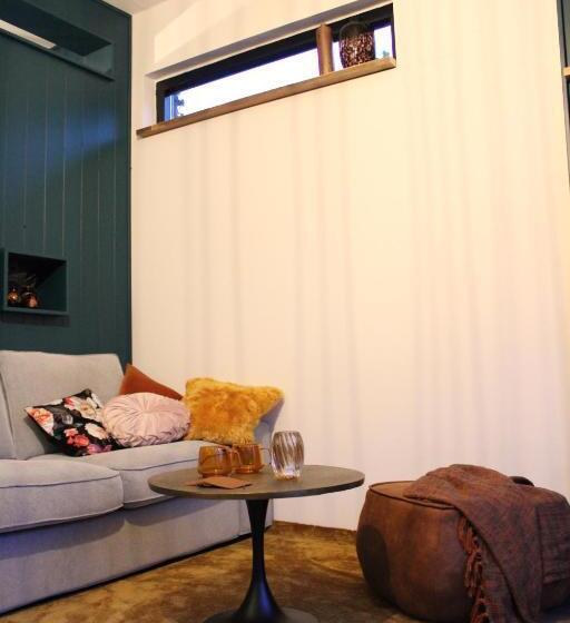 민박 Tiny House In De Boomgaard