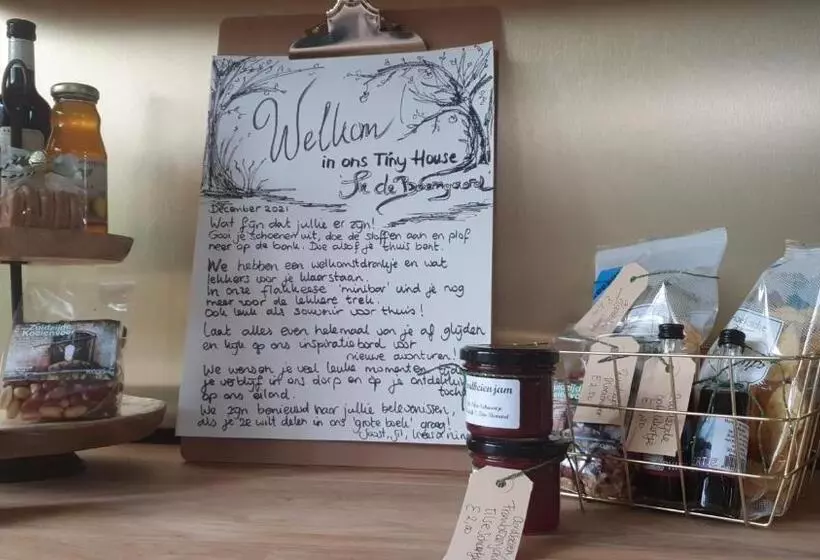 Aamiaismajoitus (B&B) Tiny House In De Boomgaard