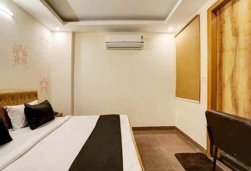Super Collection O Hotel Rianna Residency