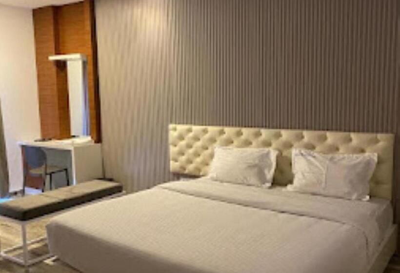 هتل Barkah Inn Kerala